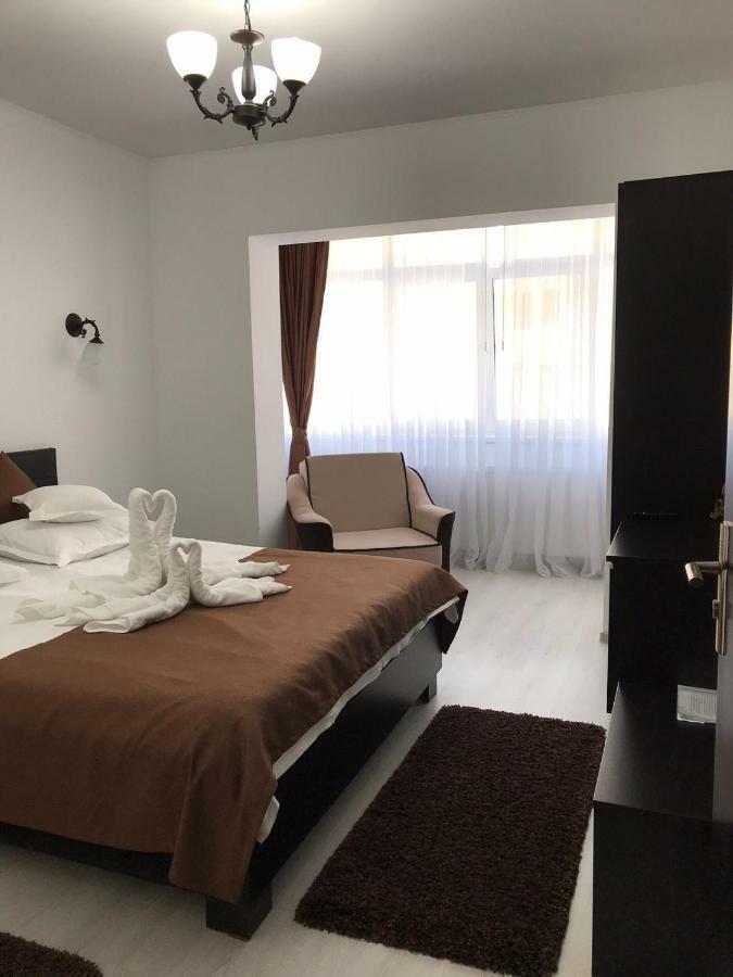 Apartament Mont Blanc シナヤ エクステリア 写真