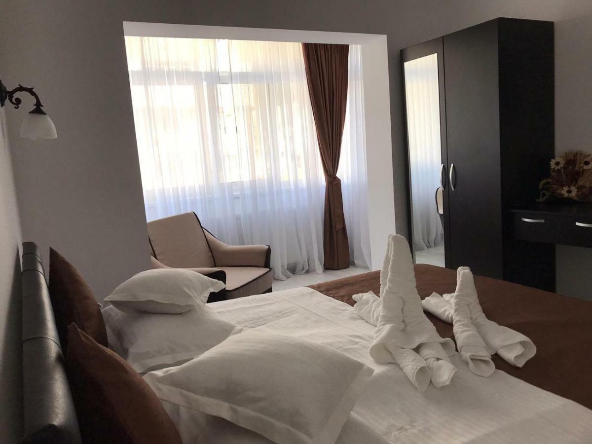 Apartament Mont Blanc シナヤ エクステリア 写真