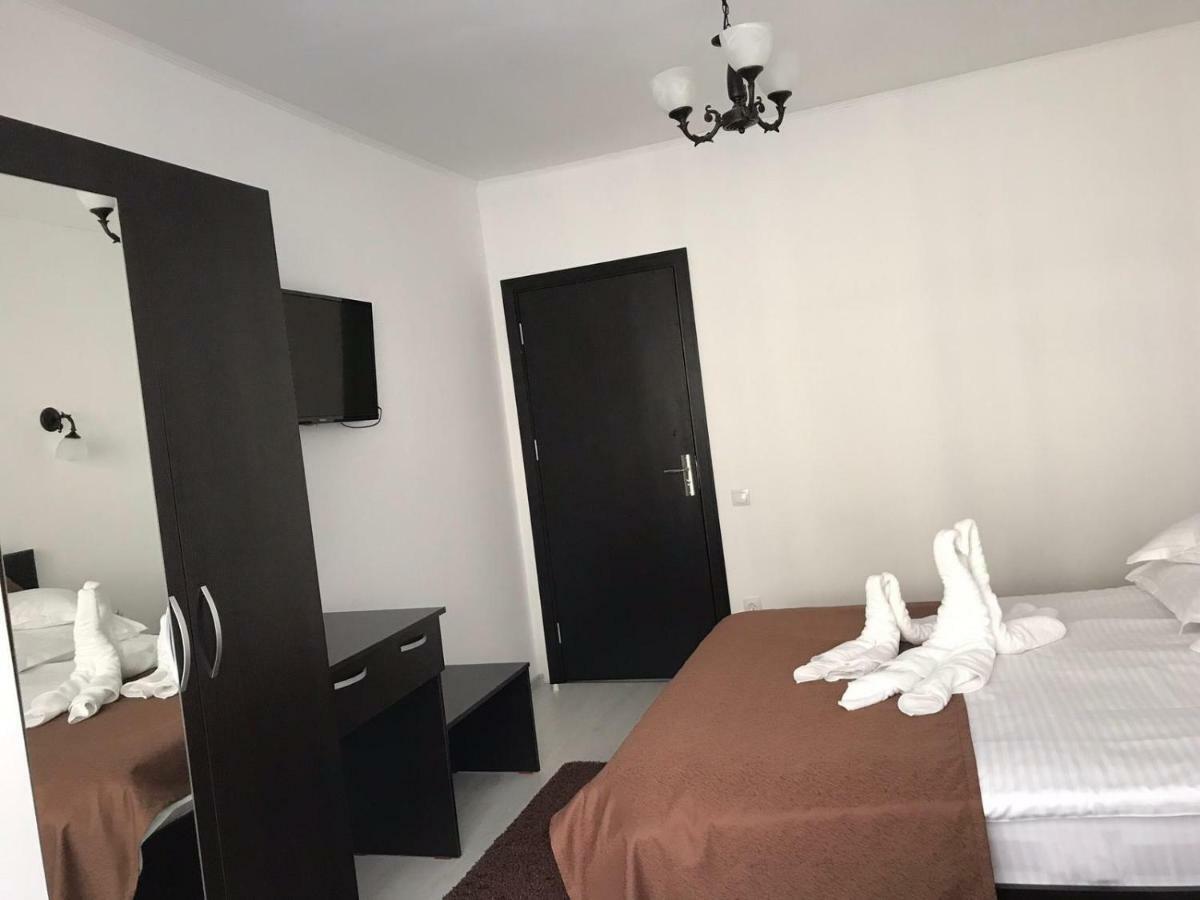 Apartament Mont Blanc シナヤ エクステリア 写真